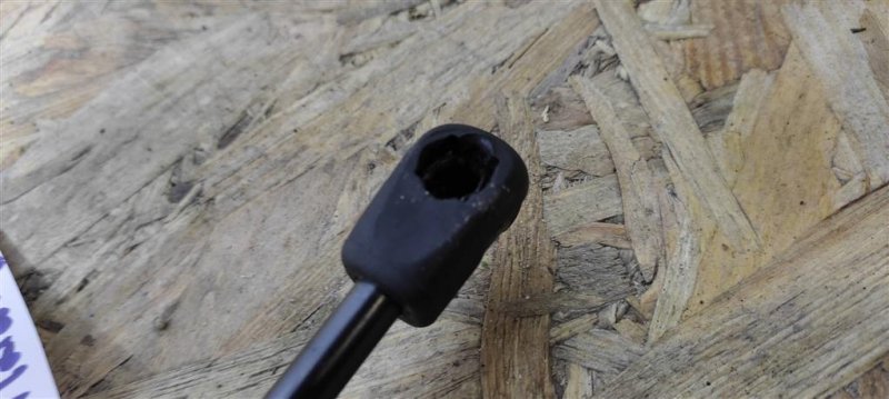 Амортизатор капота левый SOUL PS 13-19 2015 PS 2.0