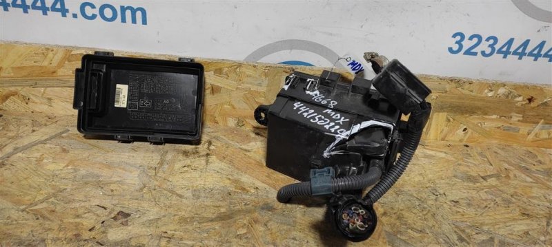 Блок предохранителей моторный отсек MDX (YD2) 06-13 2006 YD2 3.7 Блок предохранителей моторный отсек MDX (YD2) 06-13 2006 YD2 3.7