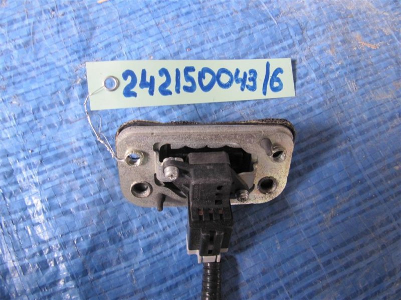 Кнопка открывания багажника наружная MDX (YD2) 06-13 2006 YD2 3.7