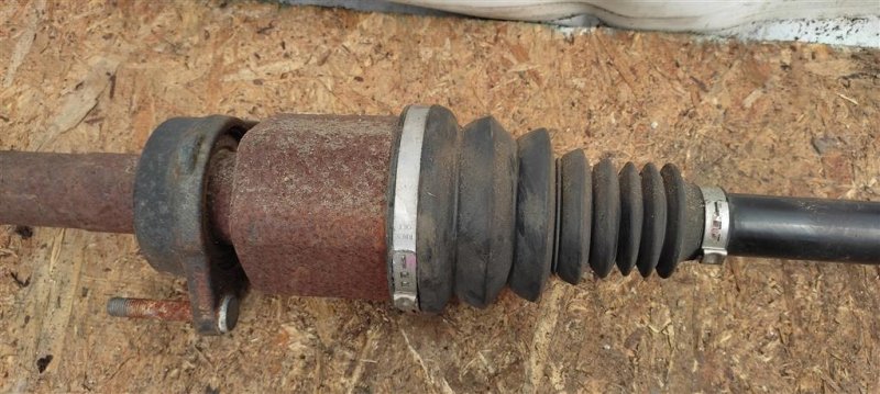 Привод передний правый SIENNA 11-16