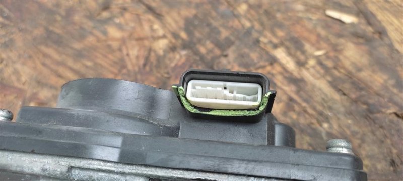 Дроссельная заслонка правая FX/QX70 S51 08-17 2011 Внедорожник 3.5 Дроссельная заслонка правая FX/QX70 S51 08-17 2011 Внедорожник 3.5