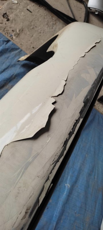 Бампер задний CARAVAN 00-07 Бампер задний CARAVAN 00-07