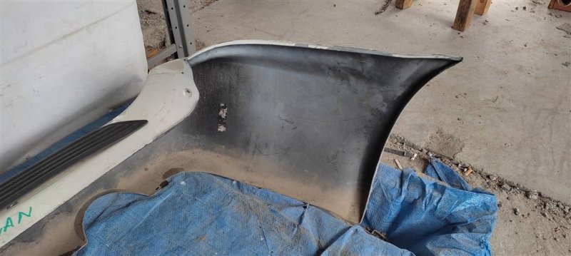 Бампер задний CARAVAN 00-07 Бампер задний CARAVAN 00-07