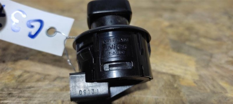 Кнопка регулировки рулевой колонки G25/G35/G37/Q40 06-14