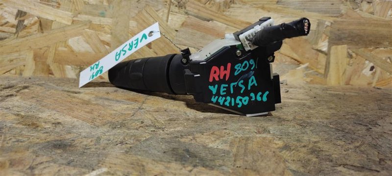 Подрулевой переключатель правый NISSAN TIIDA/VERSA C11 04-11 2007 Хетчбек 1.8 25260-JM00A Б/У