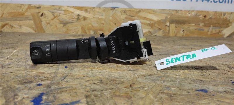 Запчасть подрулевой переключатель левый NISSAN SENTRA (B16) 06–12 25540-CB62E Б/У Подрулевой переключатель левый NISSAN SENTRA (B16) 06–12 25540-CB62E Б/У