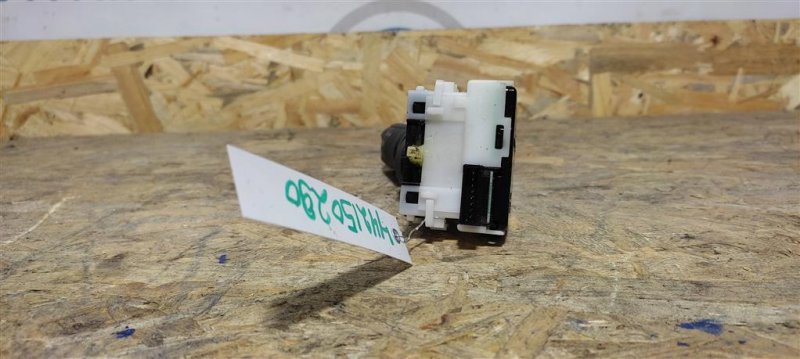 Подрулевой переключатель левый SENTRA (B16) 06–12 Подрулевой переключатель левый SENTRA (B16) 06–12