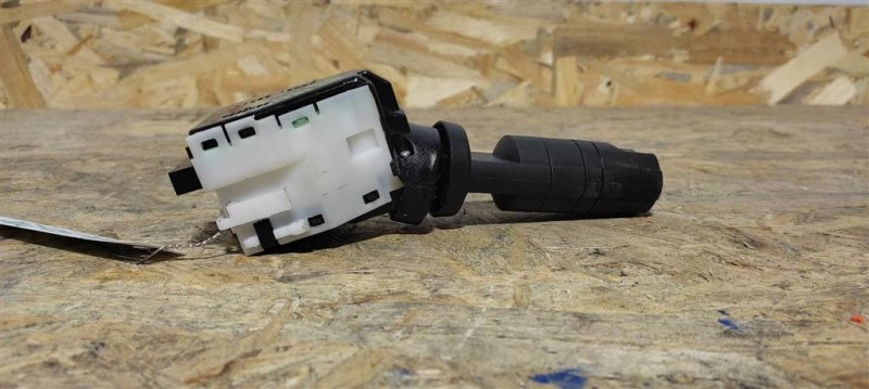 Подрулевой переключатель левый SENTRA (B16) 06–12 Подрулевой переключатель левый SENTRA (B16) 06–12