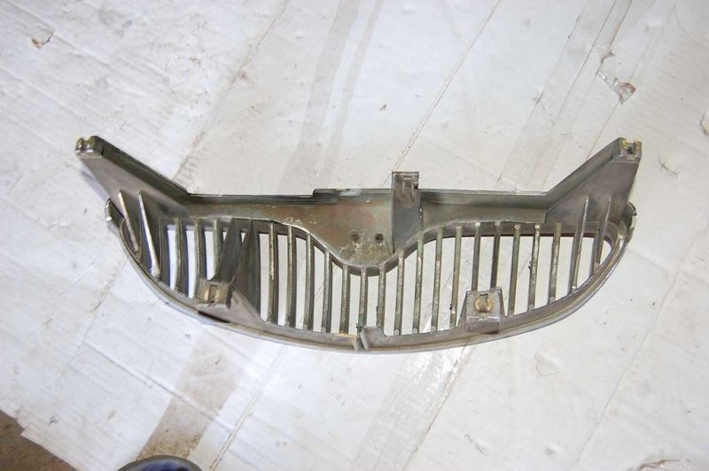 Решетка радиатора MAZDA XEDOS 6 X6 (CA) 92-98 CA01-50-710A Б/У