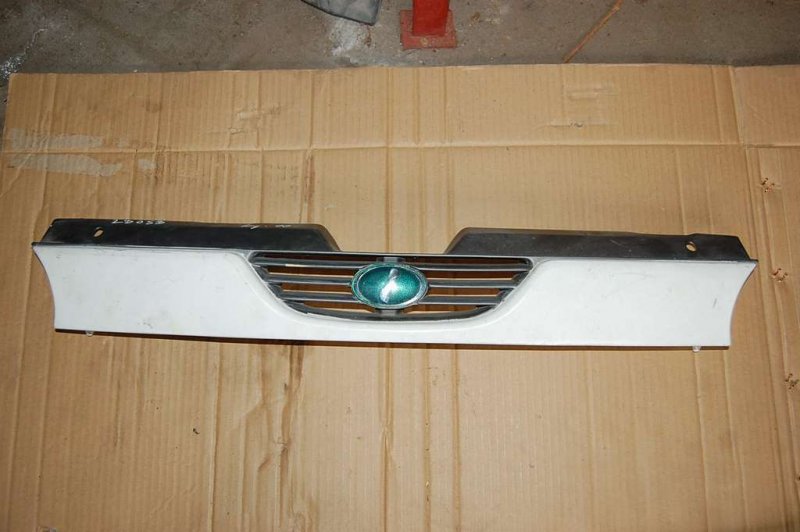 Решетка радиатора LEGACY 94-98 BG/BD