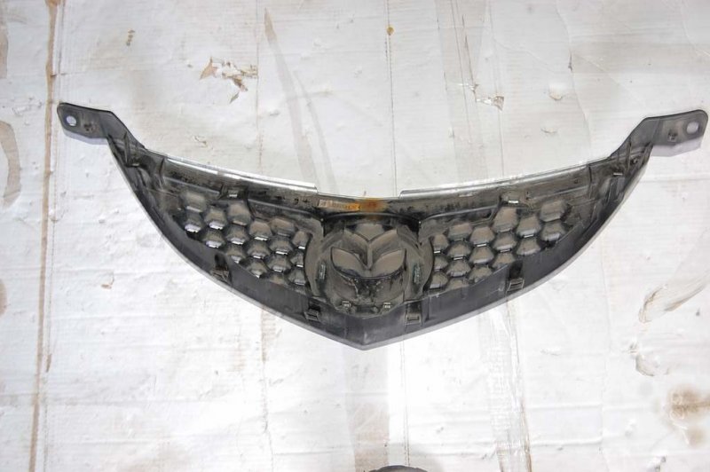 Запчасть решетка радиатора MAZDA 3 BK 03-08 BR5H-50-710C Б/У Решетка радиатора MAZDA 3 BK 03-08 BR5H-50-710C Б/У