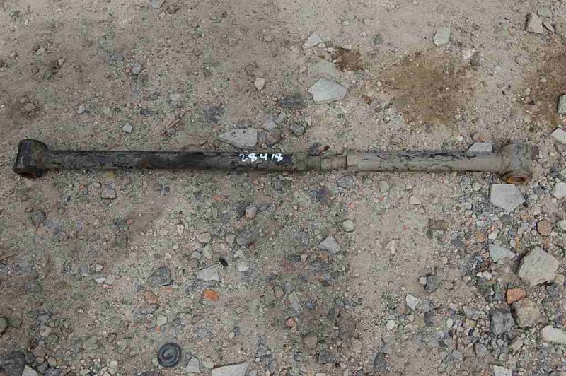 Рычаг задней подвески поперечный нижний задний левый HYUNDAI ELANTRA XD 00-06 55220-2D000 Б/У