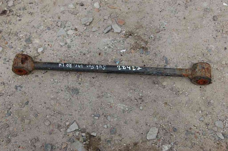 Рычаг задней подвески поперечный нижний задний левый SUBARU FORESTER SG 02-07 20250SA000 Б/У