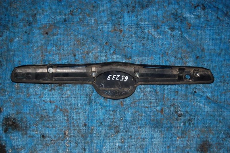 Панель подсветки номера CAMRY 40 06-11 Панель подсветки номера CAMRY 40 06-11