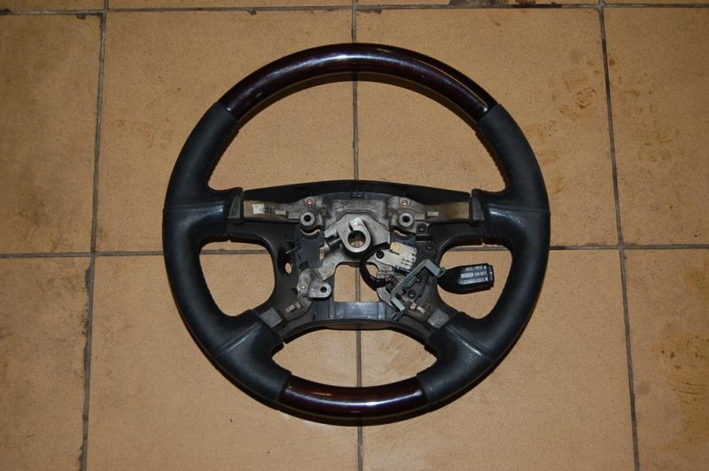 Руль MITSUBISHI PAJERO 99-06 MR646064 Б/У