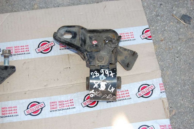 Запчасть подушка двигателя левая MAZDA XEDOS 6 X6 (CA) 92-98 GA26-39-070C Б/У Подушка двигателя левая MAZDA XEDOS 6 X6 (CA) 92-98 GA26-39-070C Б/У