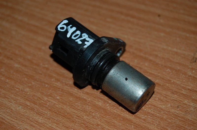 Датчик положения распредвала TOYOTA CAMRY 40 06-11 90919-05026 Б/У