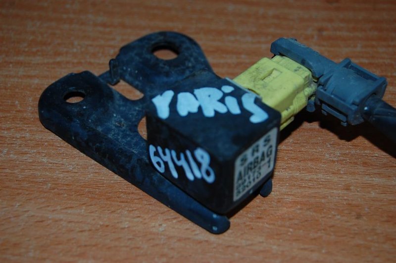 Датчик удара TOYOTA YARIS 00-05 89173-52010 Б/У