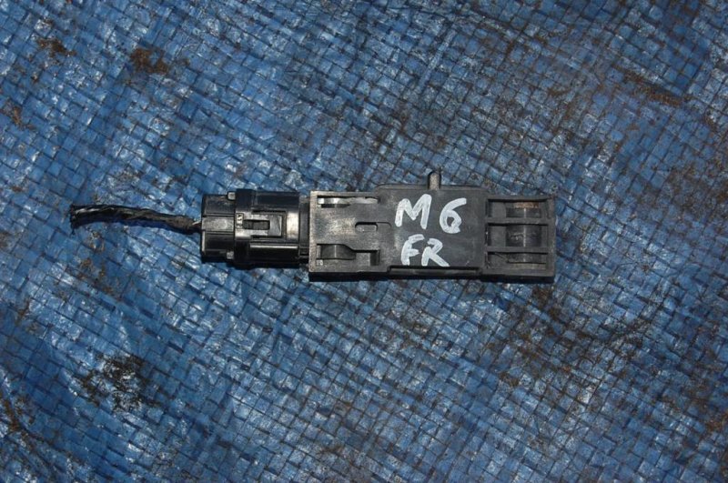 Запчасть датчик удара MAZDA 6 GG 02-07 Б/У Датчик удара MAZDA 6 GG 02-07 Б/У