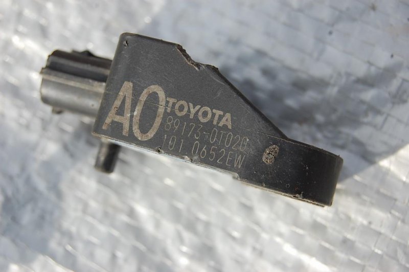 Датчик удара TOYOTA VENZA 09-16 Датчик удара TOYOTA VENZA 09-16