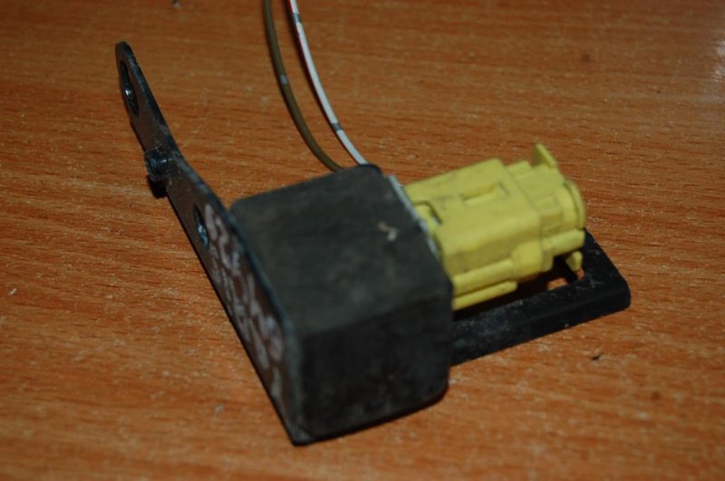 Датчик удара TOYOTA YARIS 00-05 89174-52010 Б/У