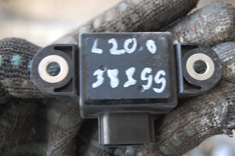 Датчик удара MITSUBISHI L200 06-14 MN116715 Б/У