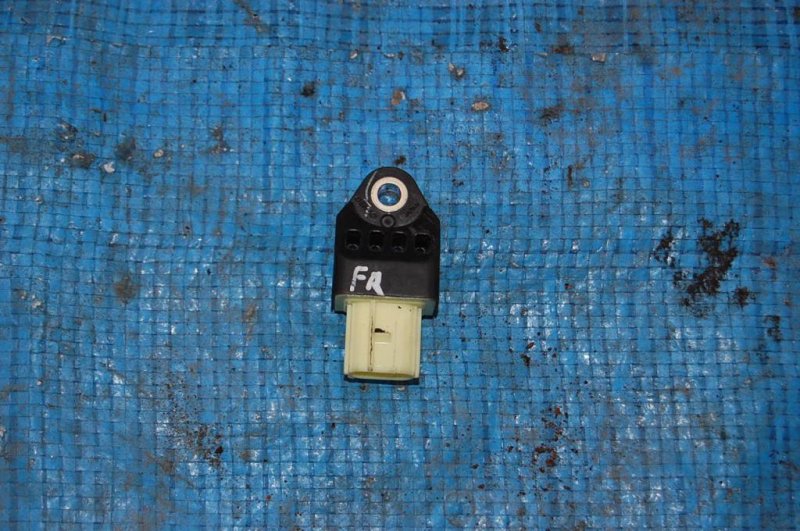 Датчик удара LEXUS LX570 07-15 Б/У