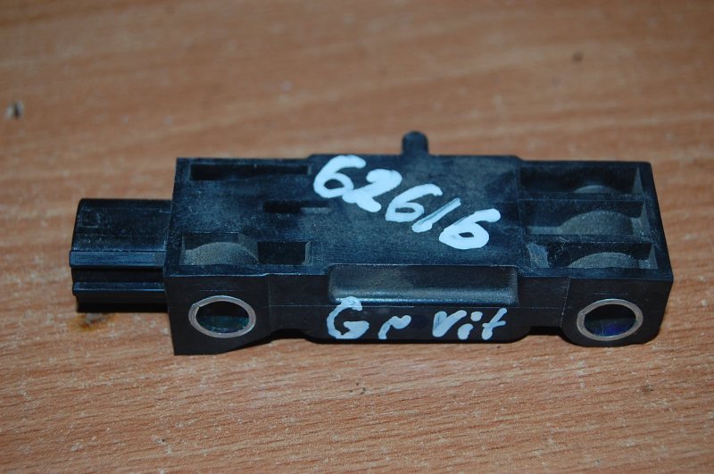 Датчик удара SUZUKI GRAND VITARA 05-15 38930-65J30 Б/У