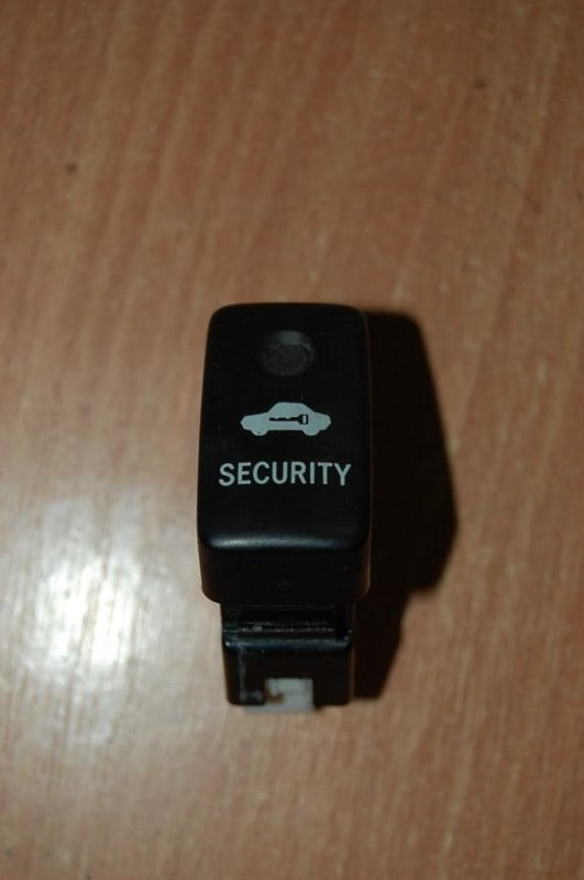 Кнопка центрального замка TOYOTA SOLARA 03-09 Б/У