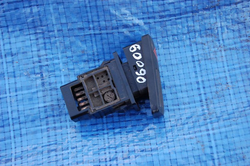 Кнопка аварийной сигнализации GX470 02-09