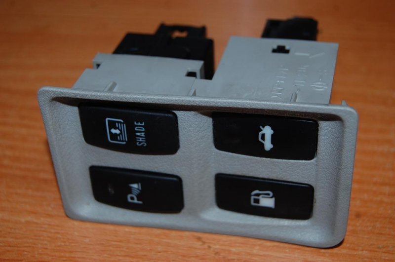 Запчасть кнопка открывания бензобака LEXUS ES350 06-12 84840-33080 Б/У Кнопка открывания бензобака LEXUS ES350 06-12 84840-33080 Б/У