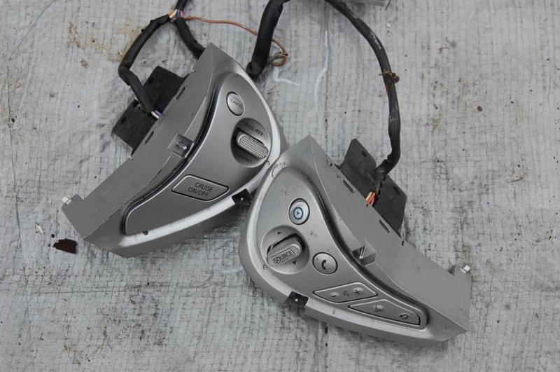 Кнопки на руль NISSAN LEAF 10-17 Б/У