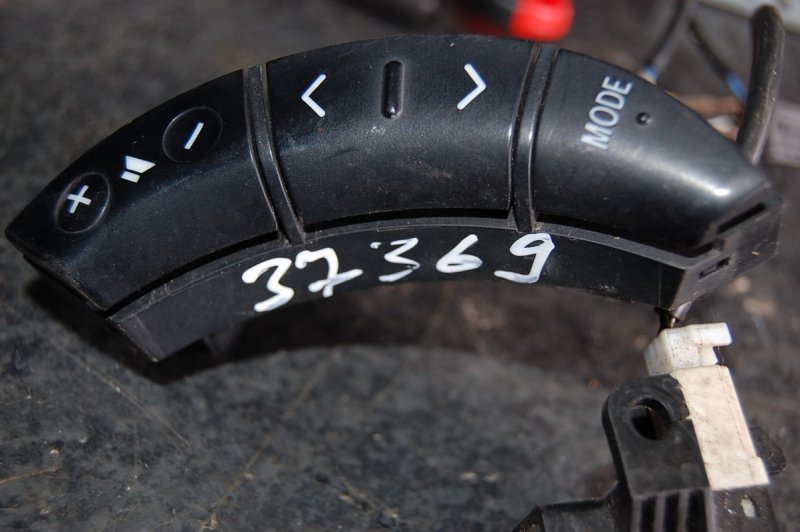 Кнопки на руль левые LEXUS GX470 02-09 84247-58020-E1 Б/У