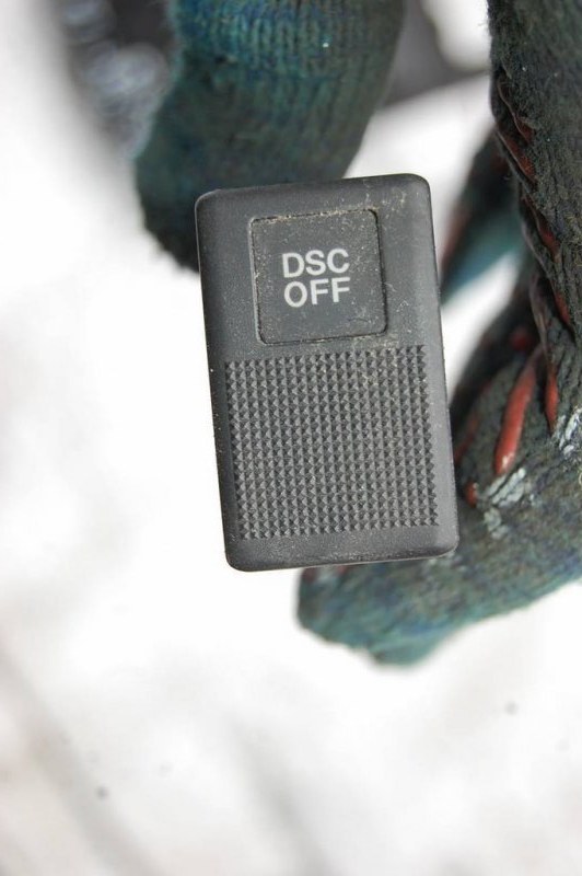 Кнопка антипробуксовочной системы MAZDA 6 GG 02-07 GJ6A-66-4T0 Б/У