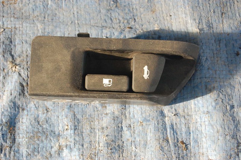 Ручка открывания бензобака TOYOTA CAMRY 40 06-11 64606-33020 Б/У