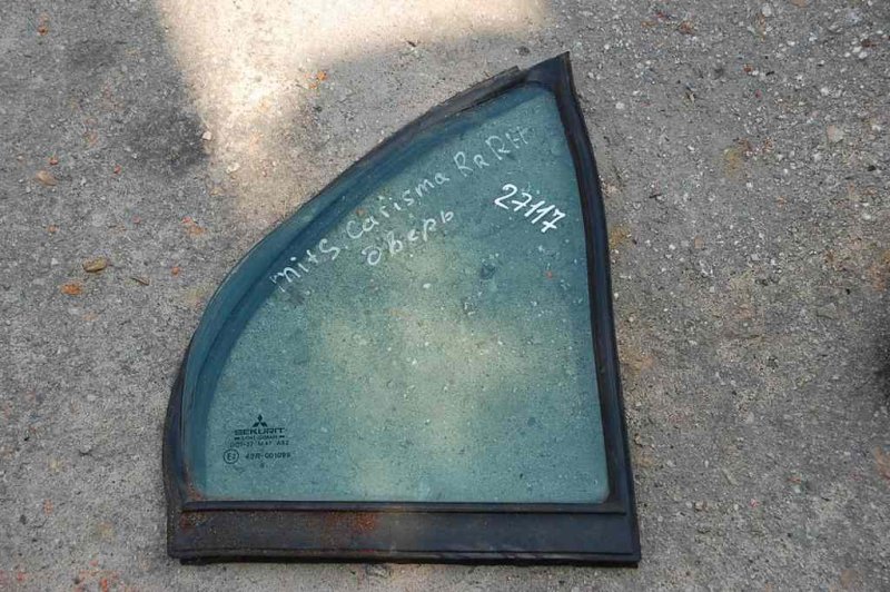 Запчасть стекло двери глухое заднее правое MITSUBISHI CARISMA 95-04 MR721973 Б/У Стекло двери глухое заднее правое MITSUBISHI CARISMA 95-04 MR721973 Б/У