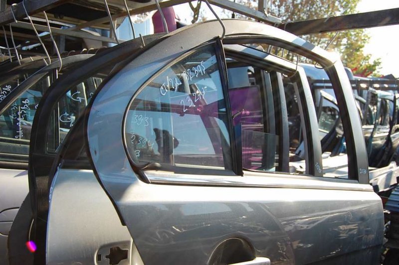 Стекло двери глухое заднее правое MITSUBISHI LANCER X 10 07-15 5740A018 Б/У