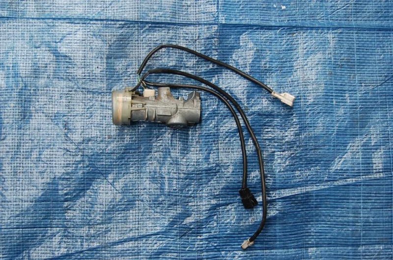 Запчасть замок зажигания SUBARU FORESTER SG 02-07 Б/У Замок зажигания SUBARU FORESTER SG 02-07 Б/У