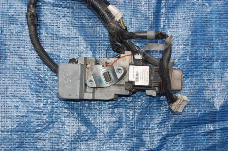 Замок зажигания TEANA J31 03-07