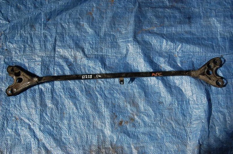 Распорка кузова HONDA ACCORD CU8 / TSX 08-14 74180-TL1-G00 Б/У