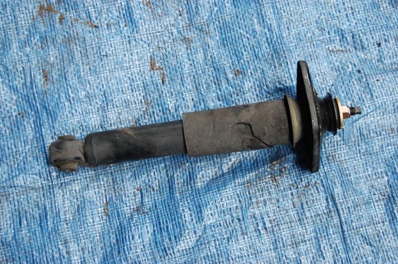 Амортизатор задний правый NISSAN MURANO Z50 02-07 56210-CB026 Б/У