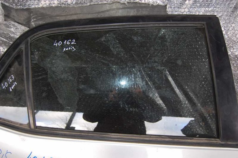 Запчасть стекло двери заднее правое TOYOTA AURIS 06-12 68103-02210 Б/У Стекло двери заднее правое TOYOTA AURIS 06-12 68103-02210 Б/У
