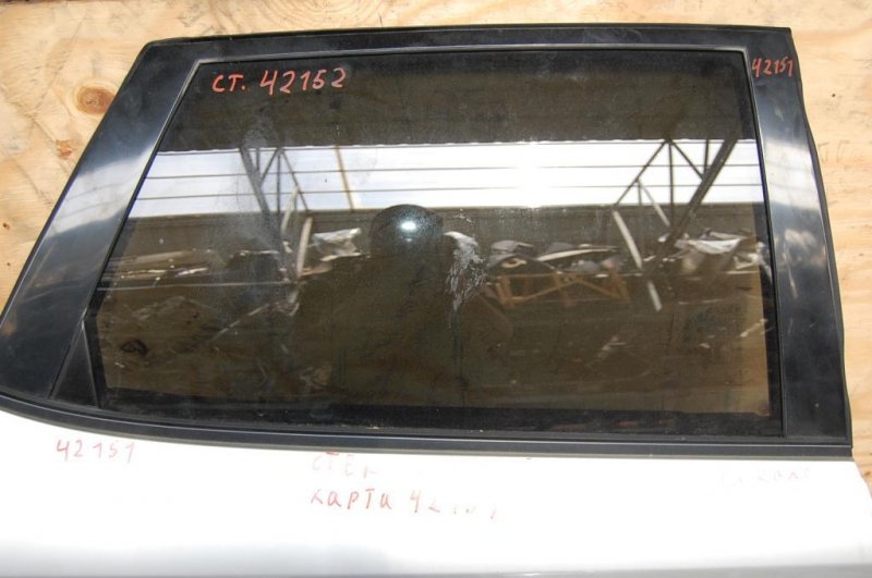 Стекло двери заднее правое NISSAN MURANO Z50 02-07 82300-CB800 Б/У