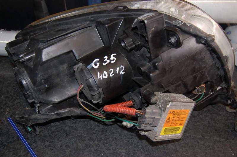 Фара передняя правая INFINITI G35 03-07