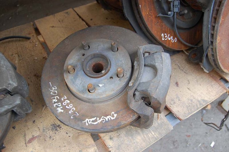 Запчасть кулак поворотный передний правый TOYOTA CAMRY 30 02-06 43211-39045 Б/У Кулак поворотный передний правый TOYOTA CAMRY 30 02-06 43211-39045 Б/У