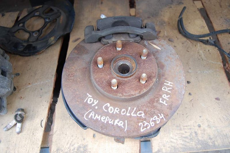 Кулак поворотный передний правый COROLLA 120 00-07 Кулак поворотный передний правый COROLLA 120 00-07