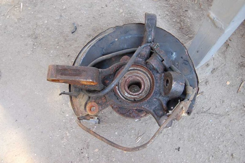 Запчасть кулак поворотный передний правый TOYOTA CAMRY 10 92-96 4321133010 Б/У Кулак поворотный передний правый TOYOTA CAMRY 10 92-96 4321133010 Б/У