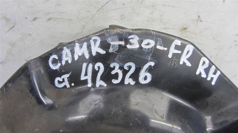 Кулак поворотный передний правый CAMRY 30 02-06