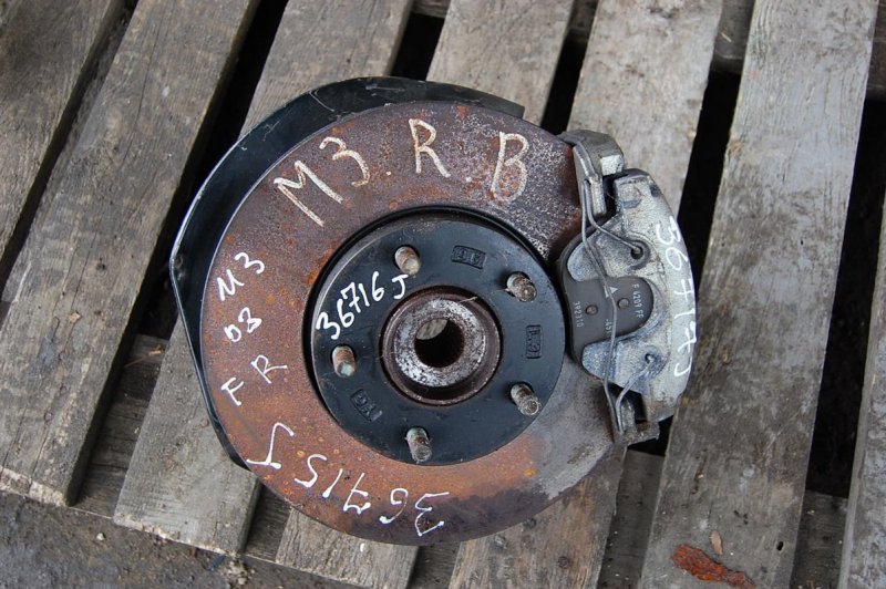 Запчасть кулак поворотный передний левый MAZDA 3 BL 09-13 BBM2-33-031A Б/У Кулак поворотный передний левый MAZDA 3 BL 09-13 BBM2-33-031A Б/У