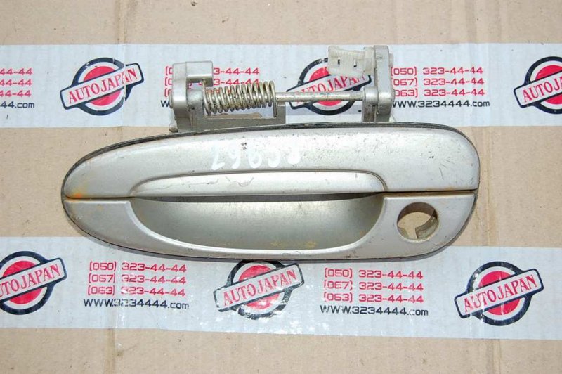 Запчасть ручка двери наружная передняя левая MAZDA 626 GF 97-02 Б/У Ручка двери наружная передняя левая MAZDA 626 GF 97-02 Б/У